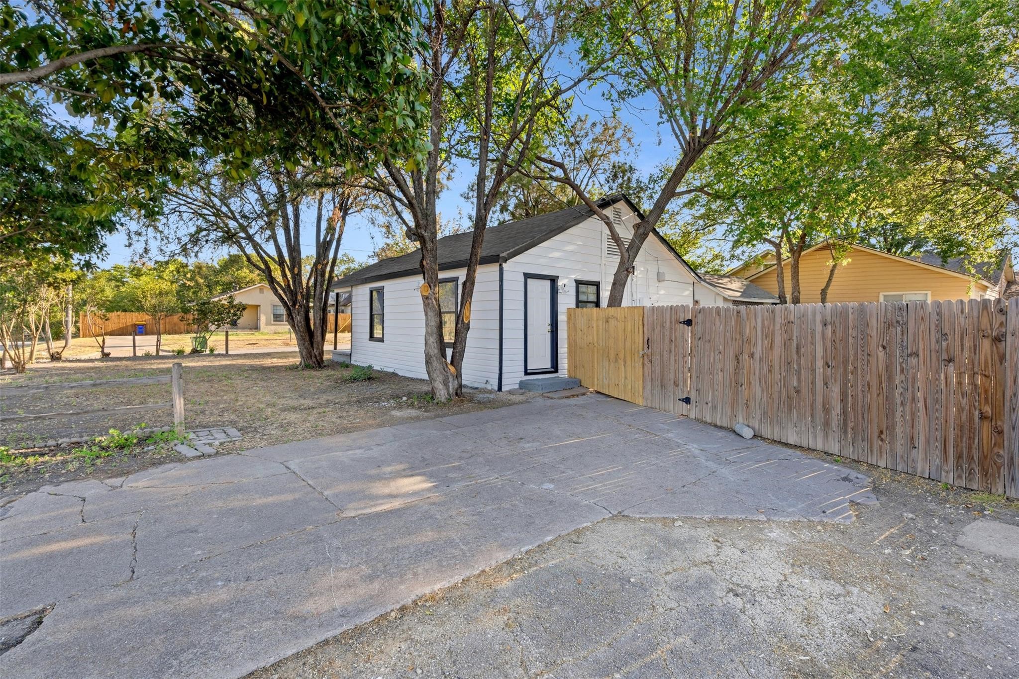 8000 Melrose Street E 