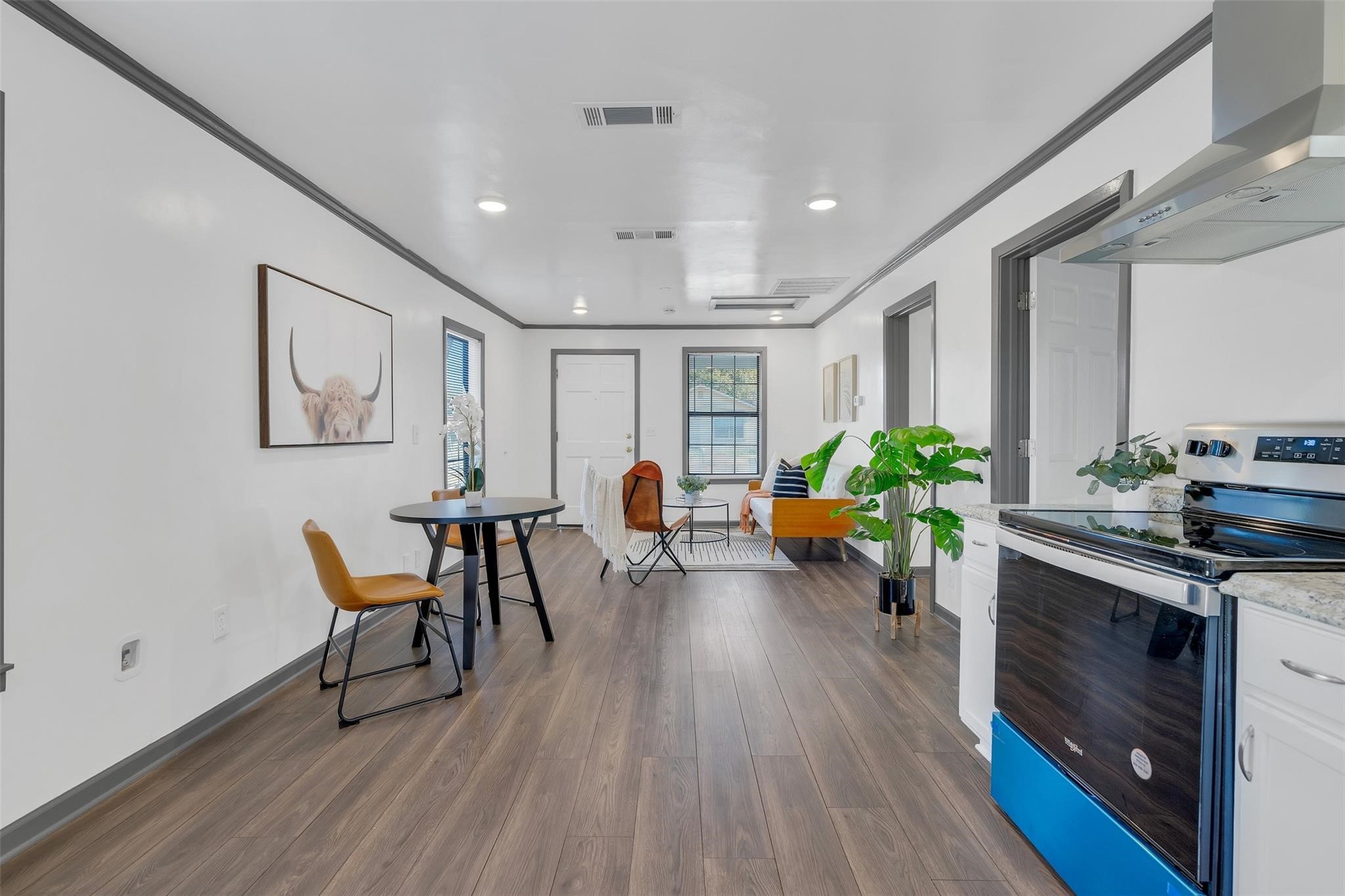 8000 Melrose Street E 