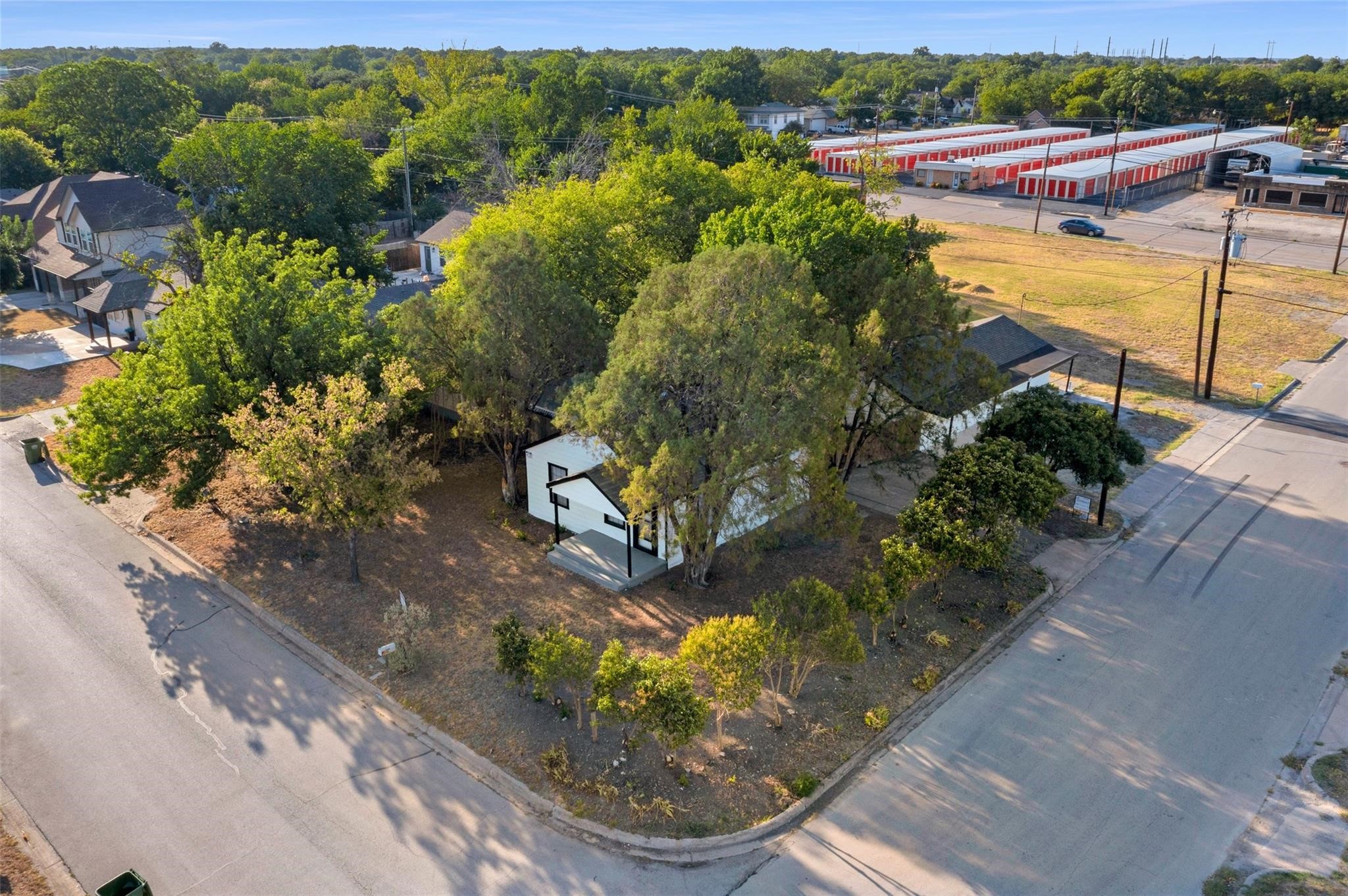 8000 Melrose Street E 