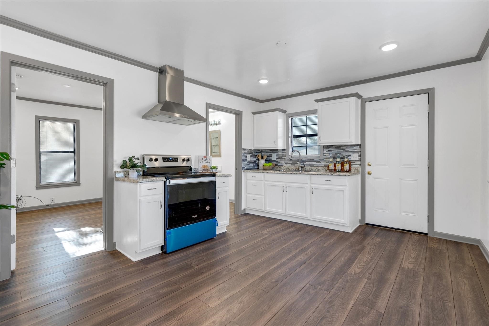 8000 Melrose Street E 