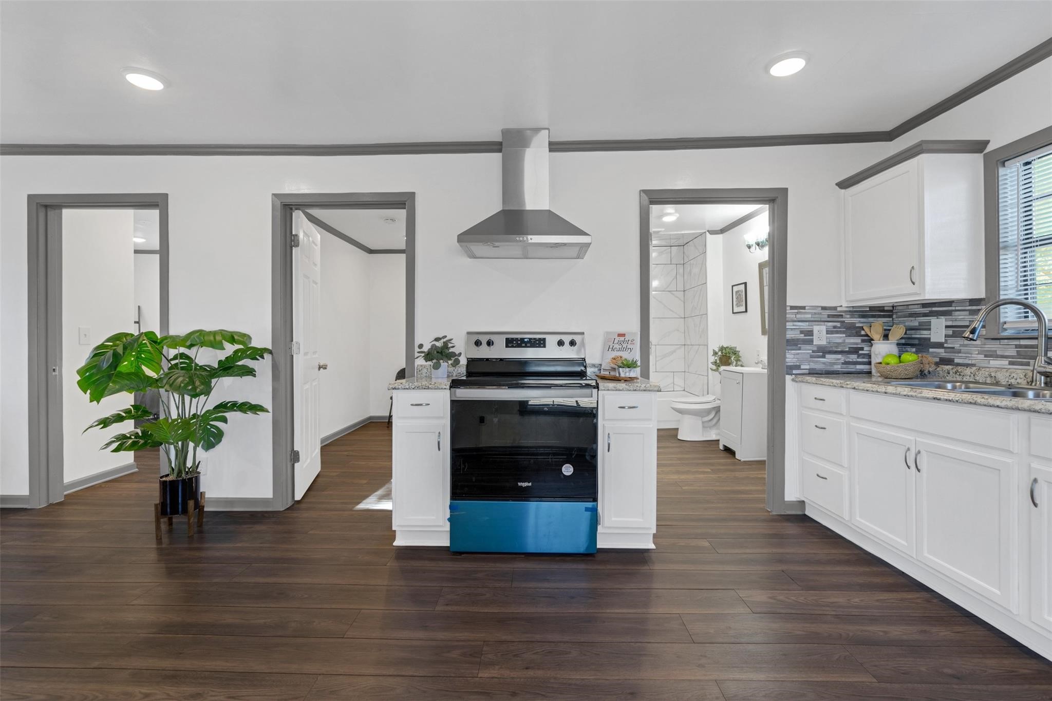 8000 Melrose Street E 