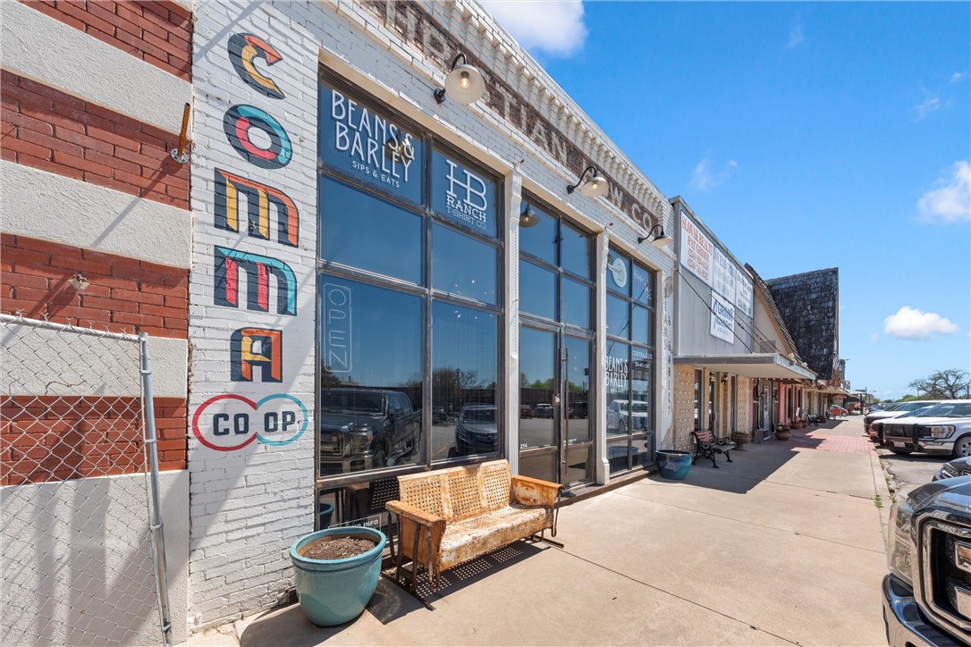 214 N Main Street , West, TX, 76691 | 221980 | Realty Texas LLC