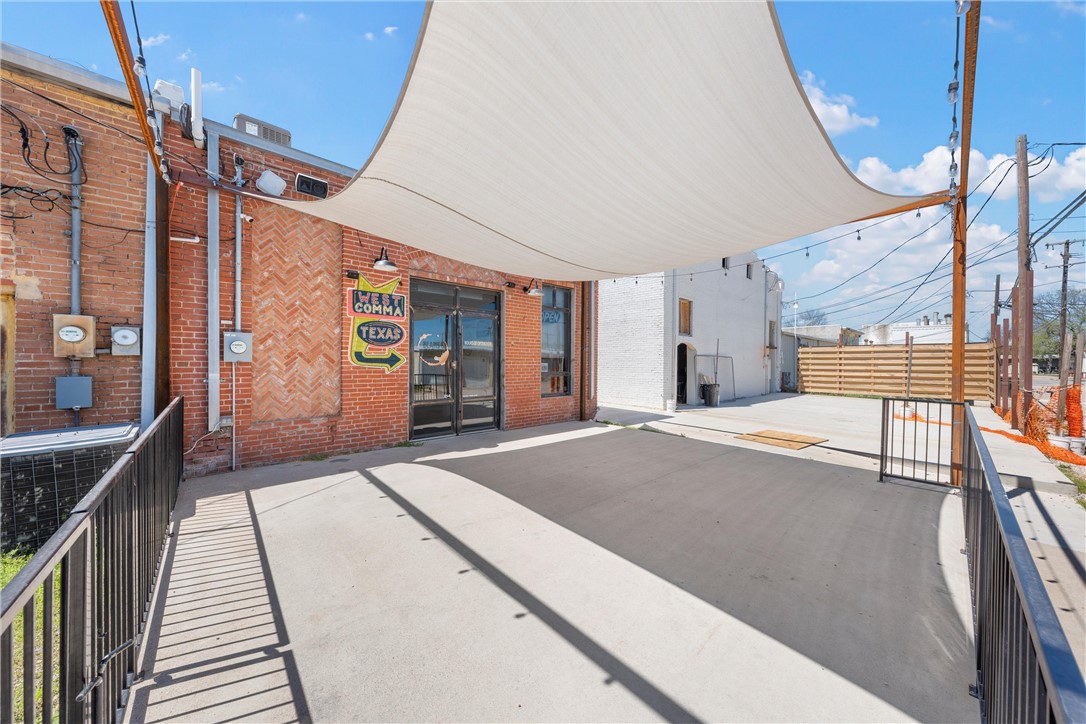 214 N Main Street , West, TX, 76691 | 221980 | Realty Texas LLC