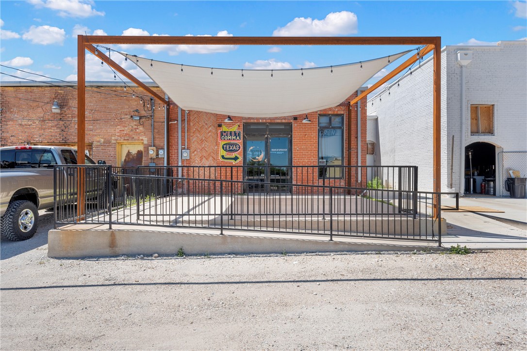 214 N Main Street , West, TX, 76691 | 221980 | Realty Texas LLC
