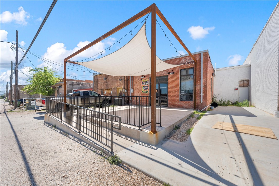 214 N Main Street , West, TX, 76691 | 221980 | Realty Texas LLC