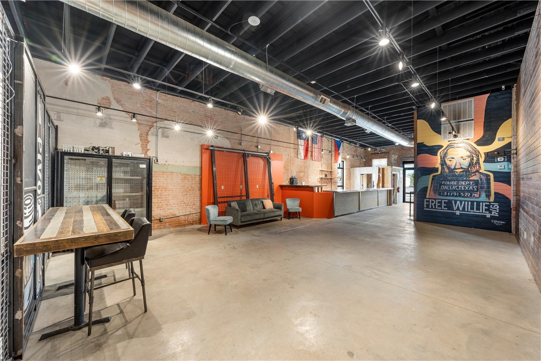 214 N Main Street , West, TX, 76691 | 221980 | Realty Texas LLC