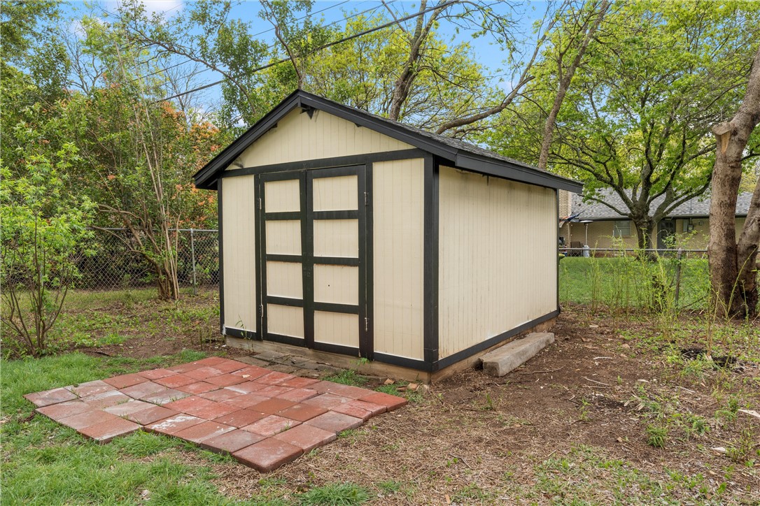 464 Cranbrook Drive , Woodway, TX, 76712 | 221987 | Realty Texas LLC