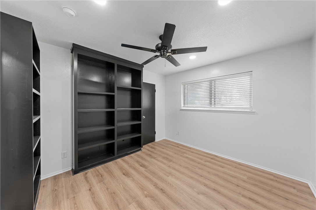 464 Cranbrook Drive , Woodway, TX, 76712 | 221987 | Realty Texas LLC