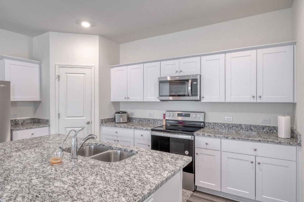 250 Night Riders Way , Jarrell, TX, 76537 | 8338871 | Realty Texas LLC