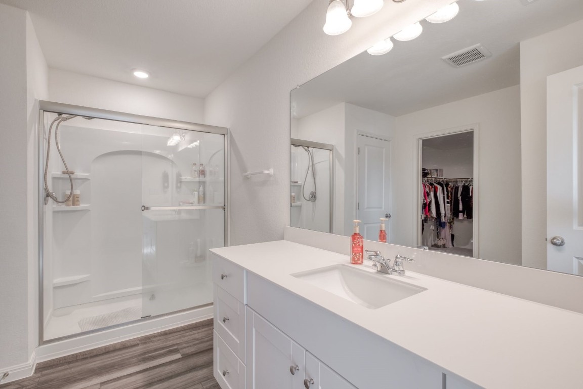 250 Night Riders Way , Jarrell, TX, 76537 | 8338871 | Realty Texas LLC