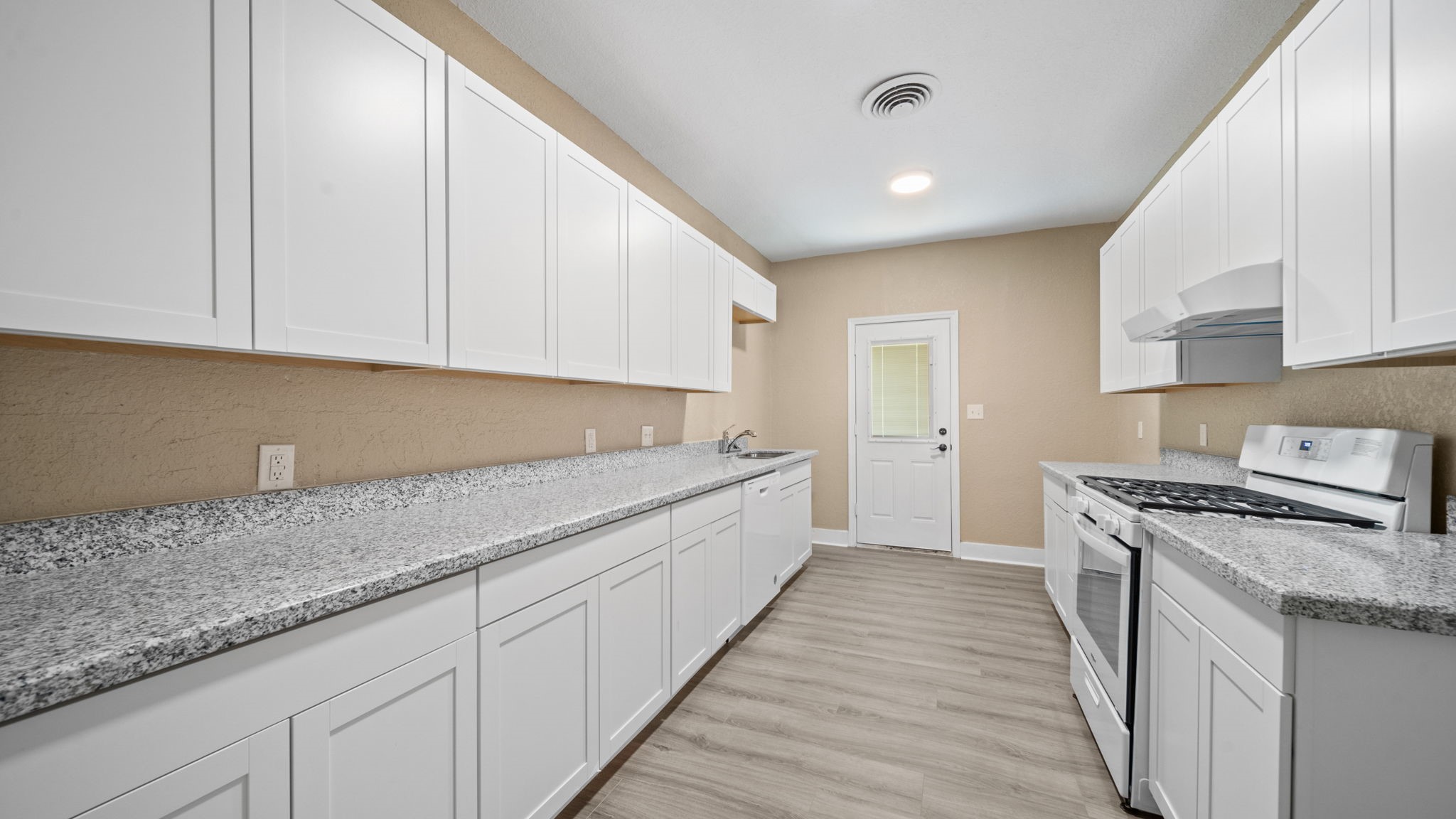 1323 W 4th Street , Freeport, TX, 77541 | 7956413 | Realty Texas LLC