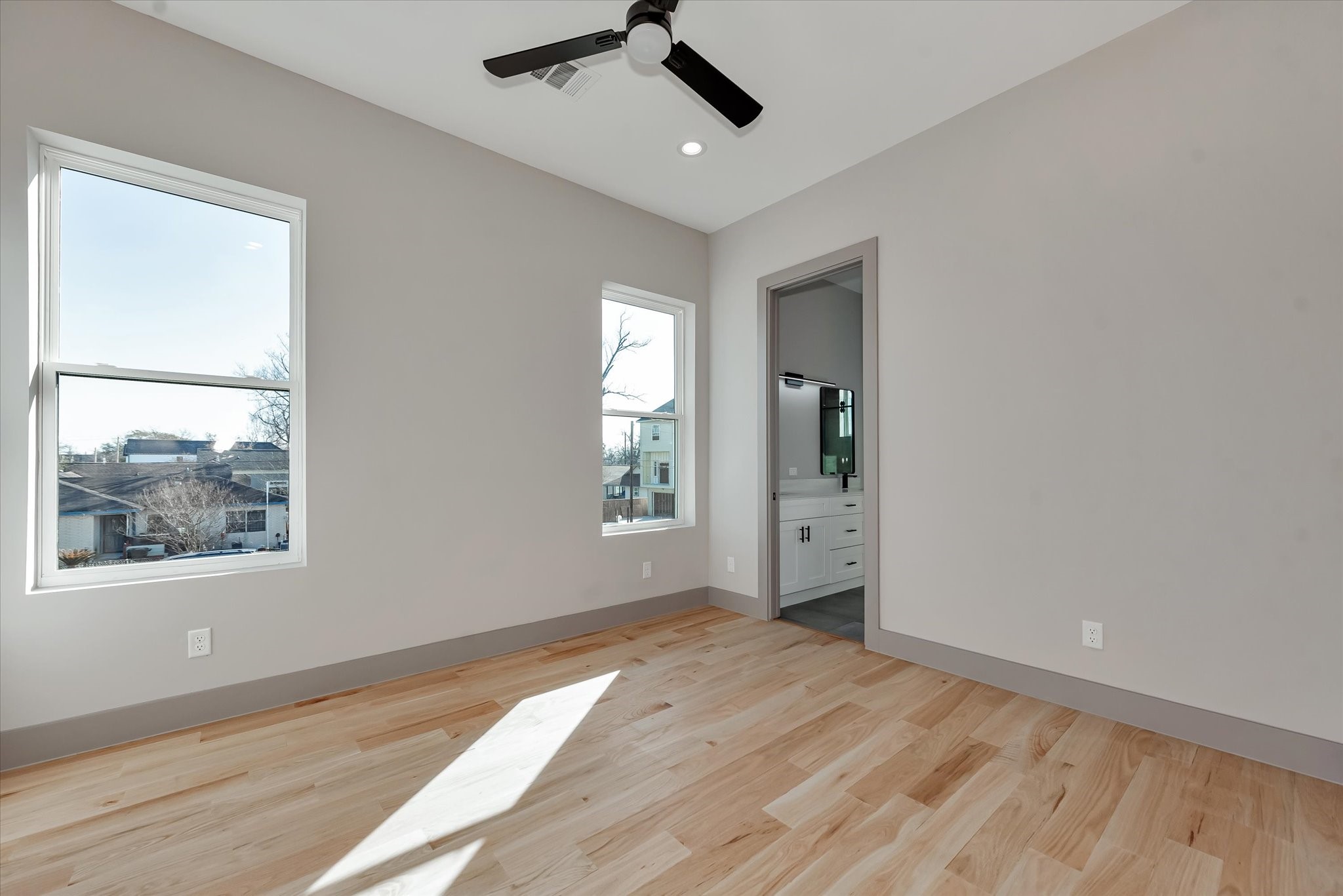 113 E 32 Street , Houston, TX, 77018 | 66052238 | Realty Texas LLC