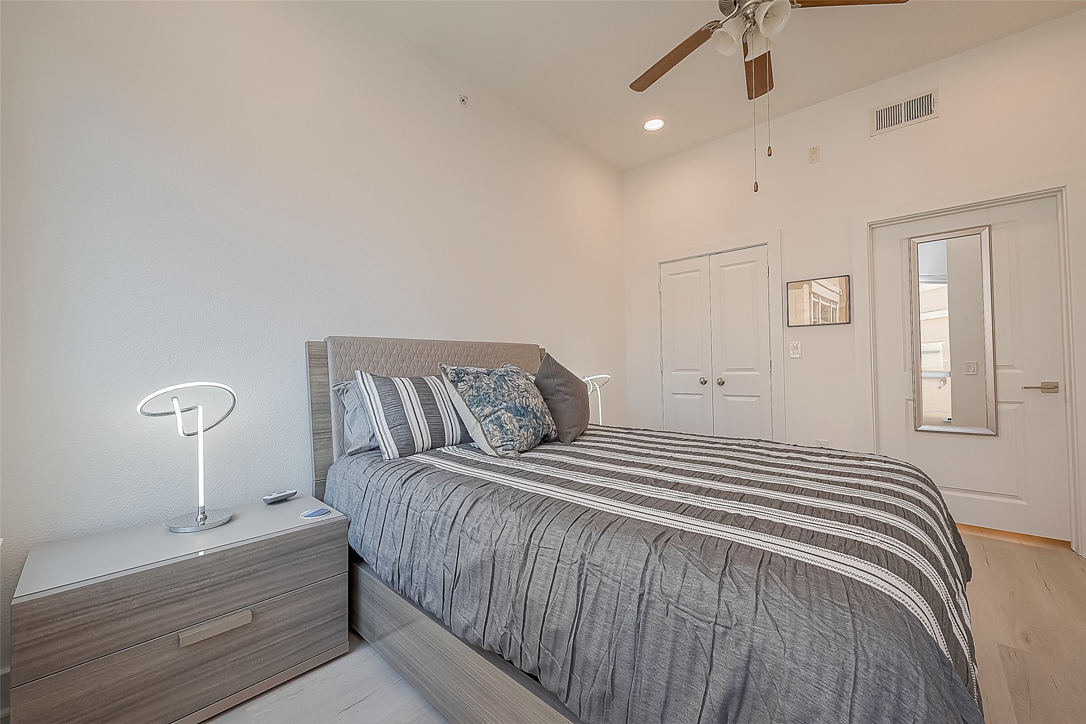 1901 Post Oak Boulevard 4213 , Houston, TX, 77056 | 17972345 | Realty Texas LLC