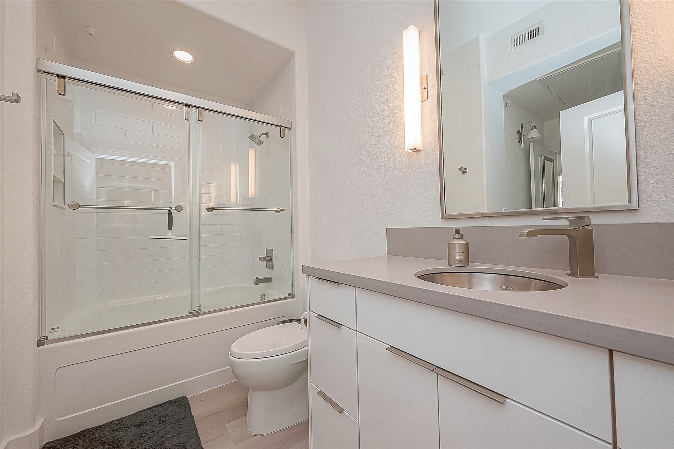 1901 Post Oak Boulevard 4213 , Houston, TX, 77056 | 17972345 | Realty Texas LLC