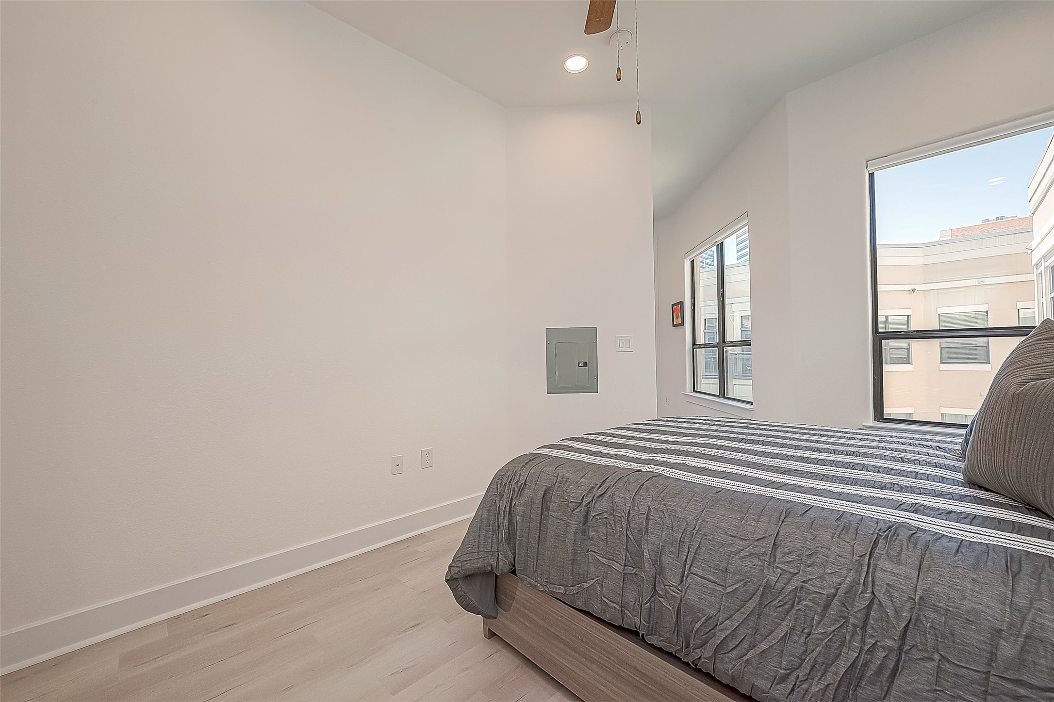 1901 Post Oak Boulevard 4213 , Houston, TX, 77056 | 17972345 | Realty Texas LLC