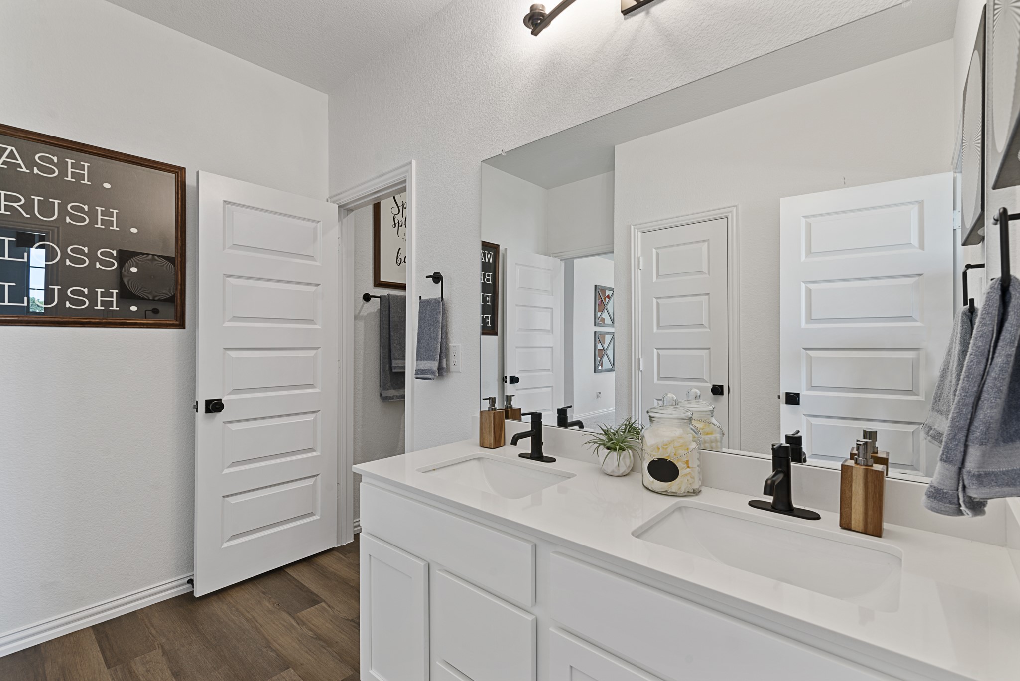 2025 Hickory Lane , Aubrey, TX, 76227 | 20587222 | Realty Texas LLC