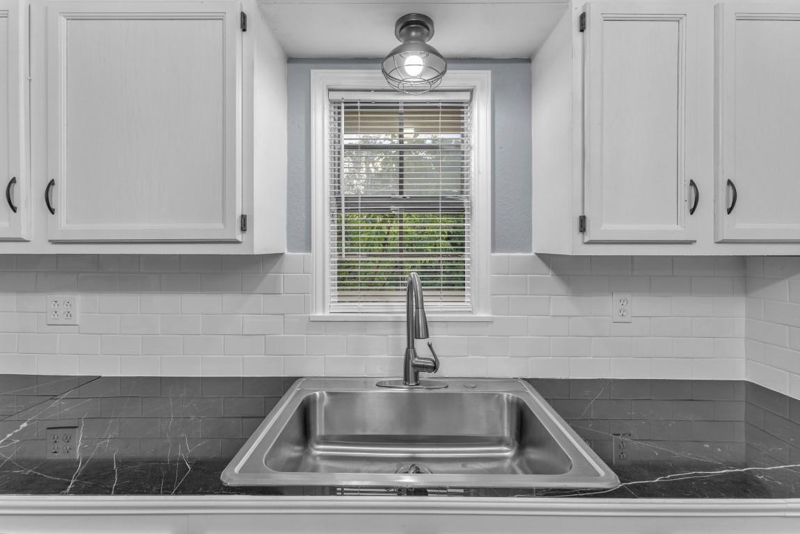 10906 Elm Street , Jonestown, TX, 78645 | 7400424 | Realty Texas LLC