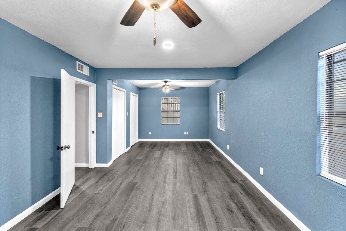 10906 Elm Street , Jonestown, TX, 78645 | 7400424 | Realty Texas LLC