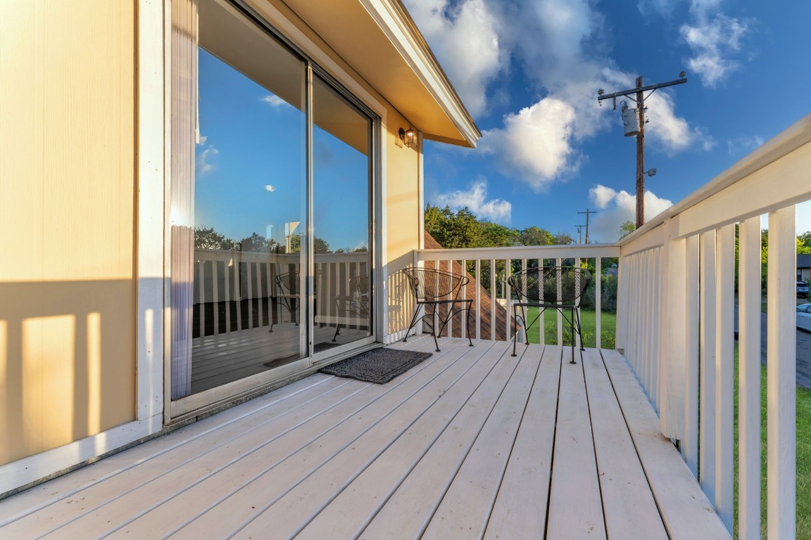 10906 Elm Street , Jonestown, TX, 78645 | 7400424 | Realty Texas LLC