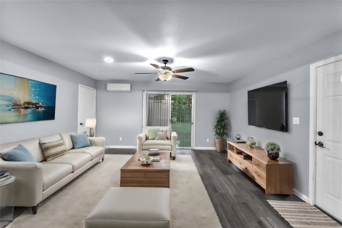 10906 Elm Street , Jonestown, TX, 78645 | 7400424 | Realty Texas LLC