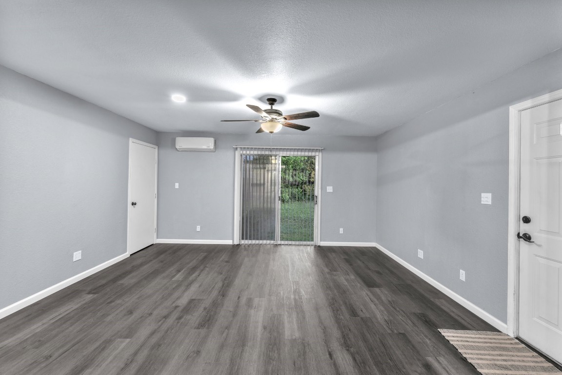 10906 Elm Street , Jonestown, TX, 78645 | 7400424 | Realty Texas LLC