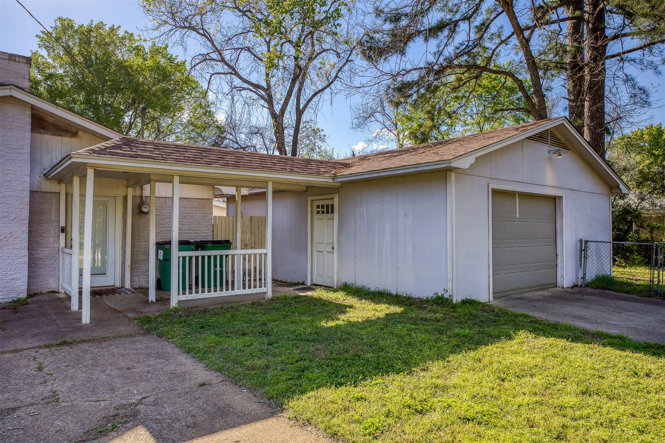 603 W Point Tap Road , Palestine, TX, 75803 | 20588597 | Realty Texas LLC