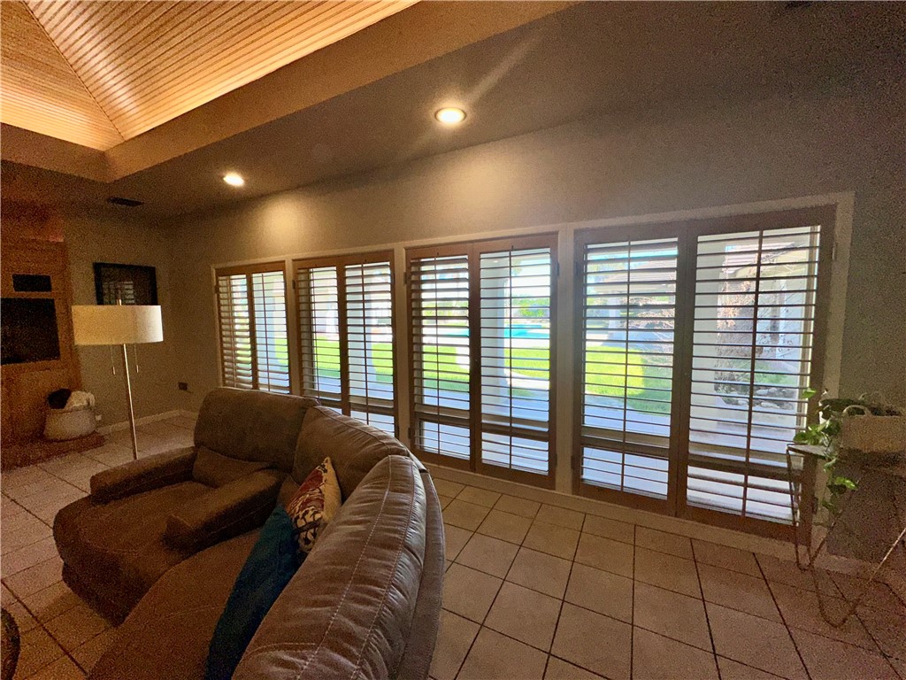 1309 Houston St , George West, TX, 78022 | 440014 | Realty Texas LLC