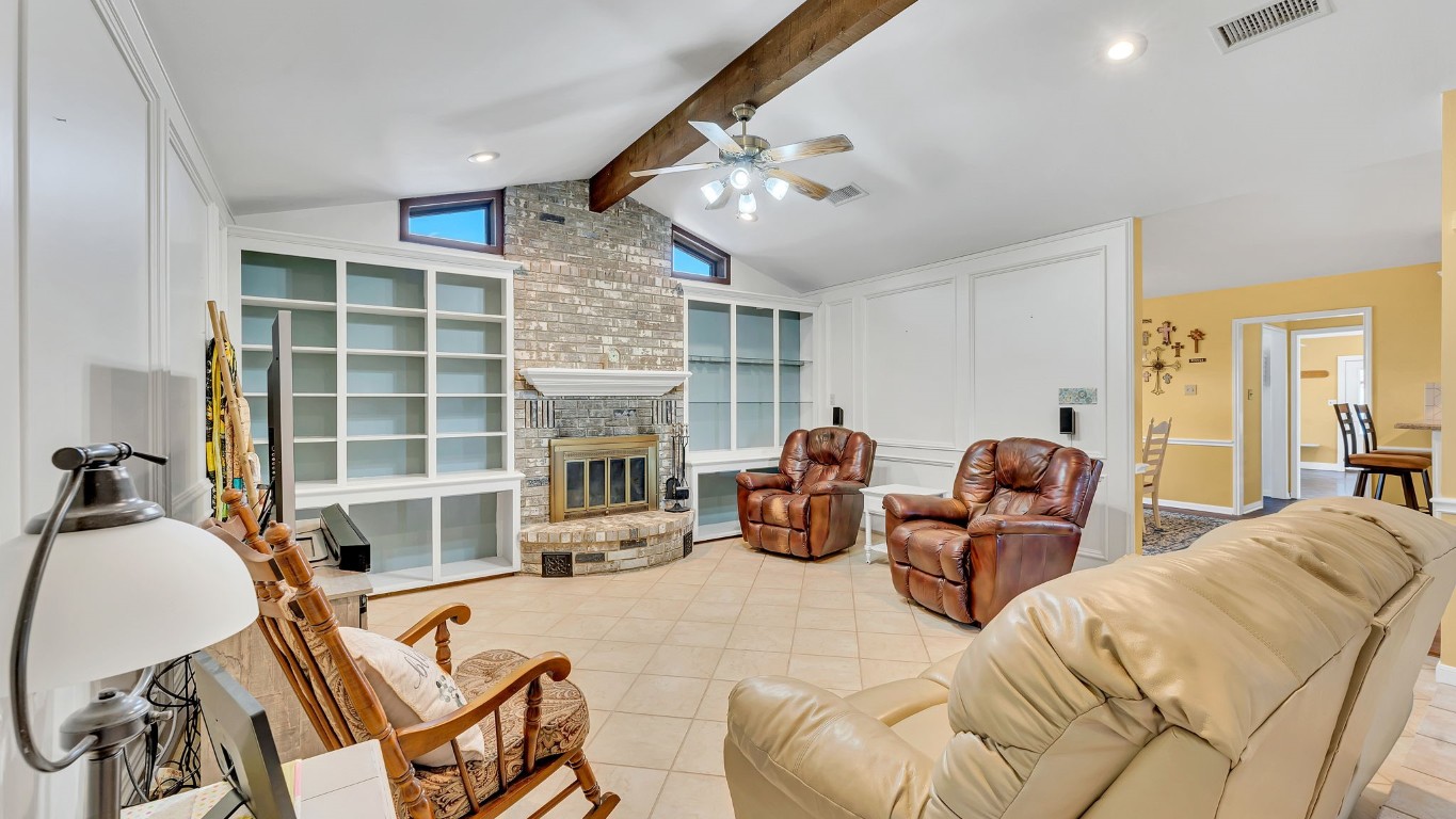 1252 County Road 106 , Paige, TX, 78659 | 9649641 | Realty Texas LLC