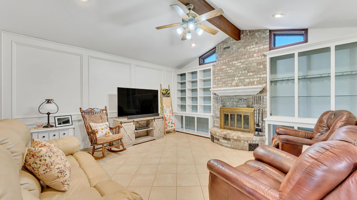 1252 County Road 106 , Paige, TX, 78659 | 9649641 | Realty Texas LLC