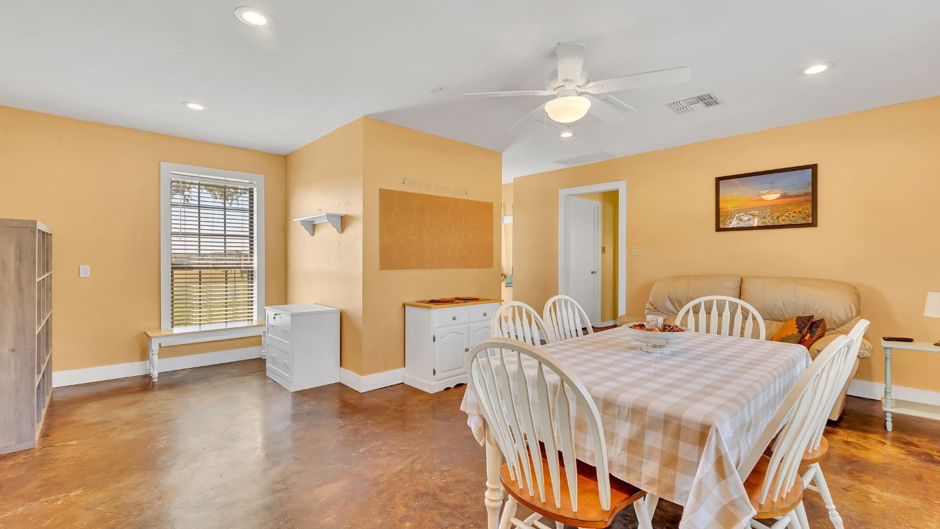 1252 County Road 106 , Paige, TX, 78659 | 9649641 | Realty Texas LLC