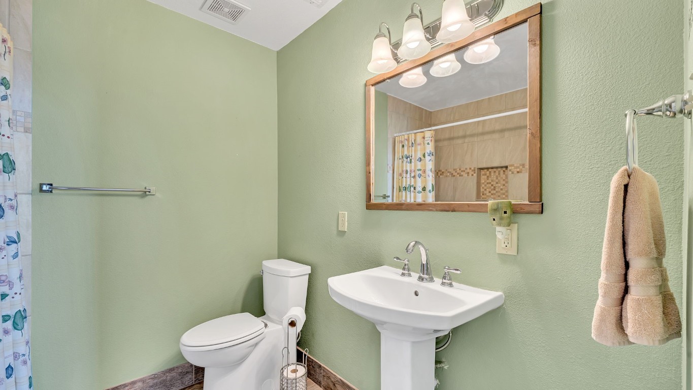 1252 County Road 106 , Paige, TX, 78659 | 9649641 | Realty Texas LLC