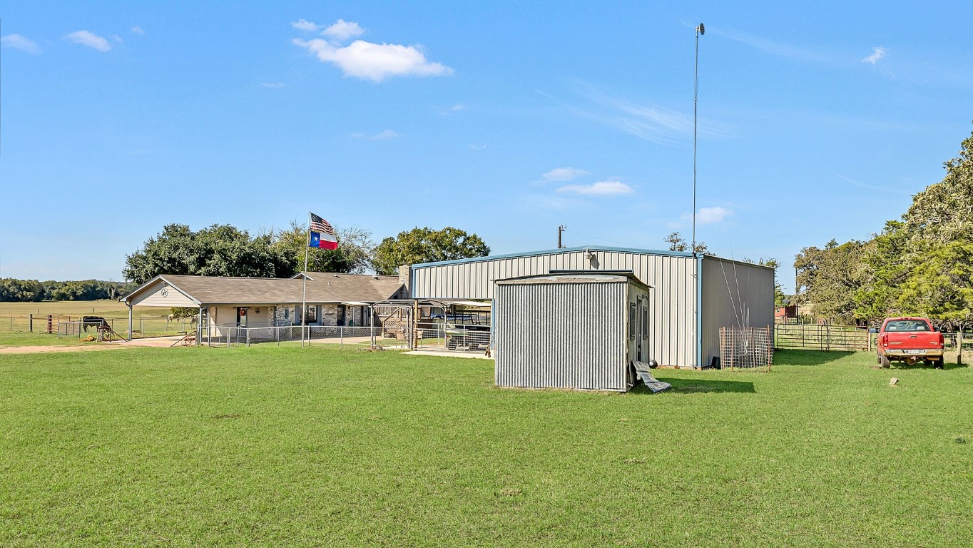 1252 County Road 106 , Paige, TX, 78659 | 9649641 | Realty Texas LLC