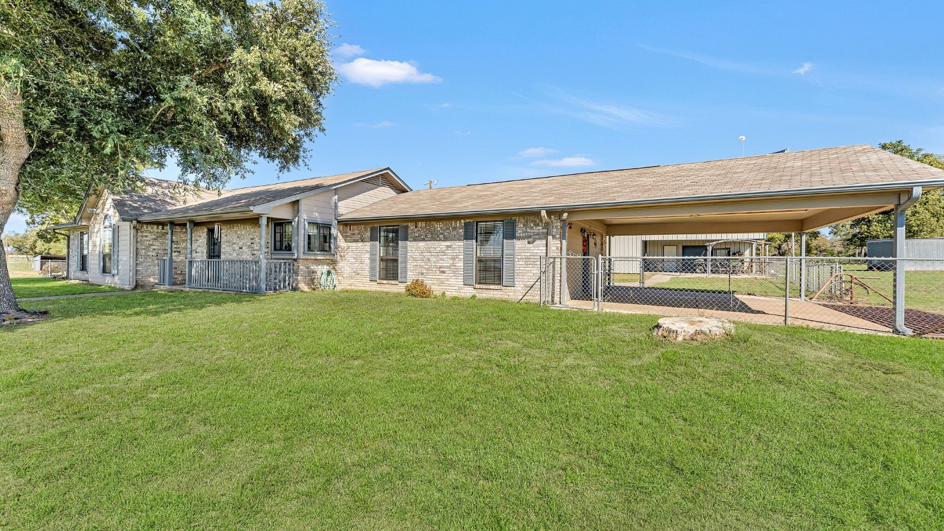 1252 County Road 106 , Paige, TX, 78659 | 9649641 | Realty Texas LLC