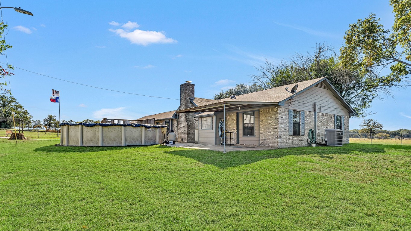 1252 County Road 106 , Paige, TX, 78659 | 9649641 | Realty Texas LLC
