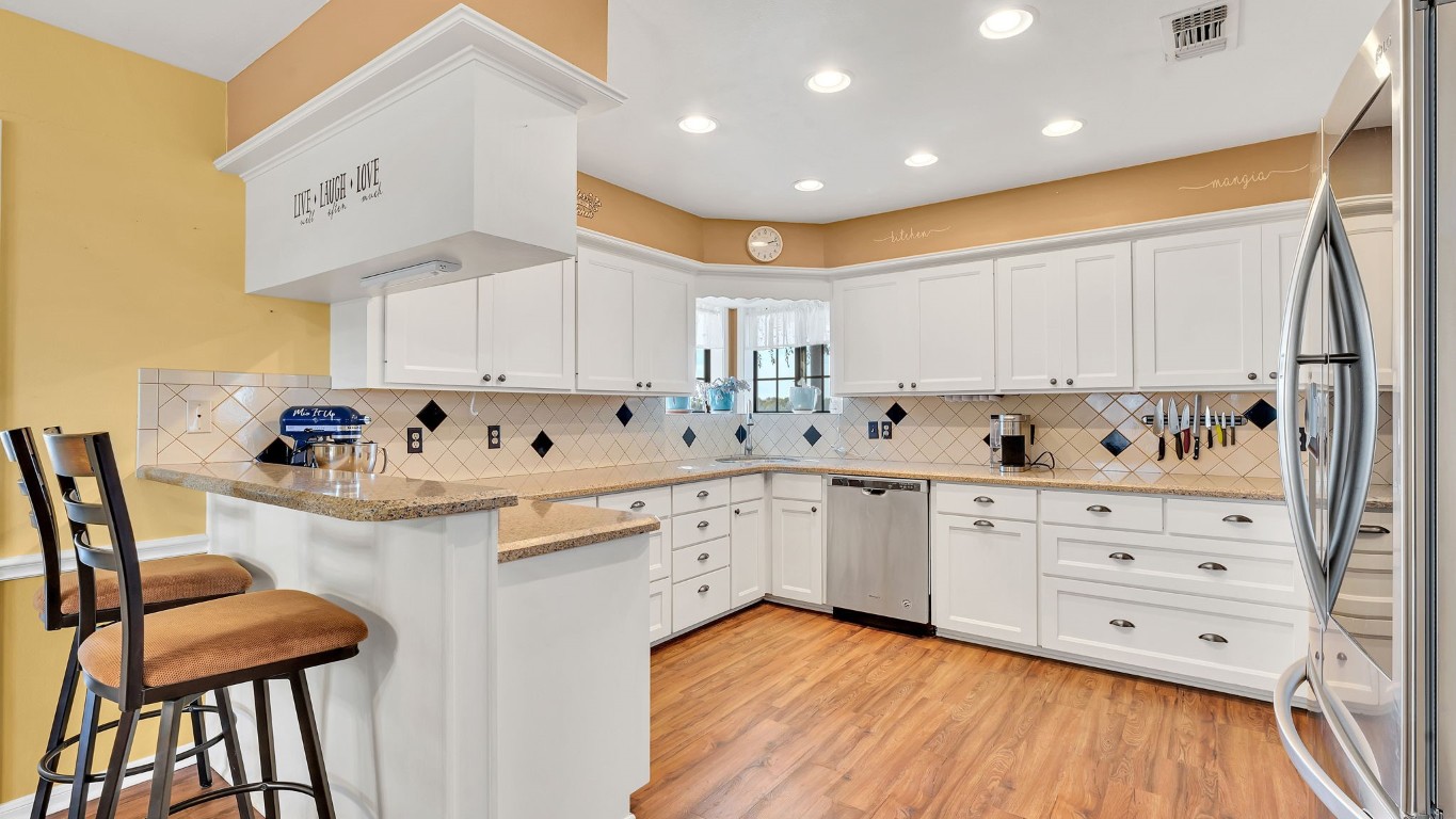 1252 County Road 106 , Paige, TX, 78659 | 9649641 | Realty Texas LLC