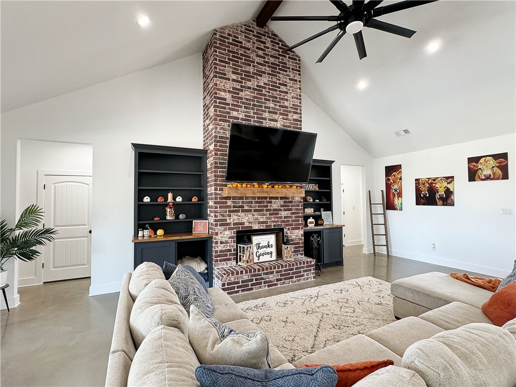 688 Pleasant Run Road , Crawford, TX, 76638 | 222127 | Realty Texas LLC