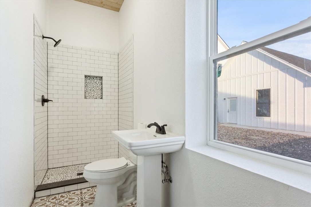 688 Pleasant Run Road , Crawford, TX, 76638 | 222127 | Realty Texas LLC