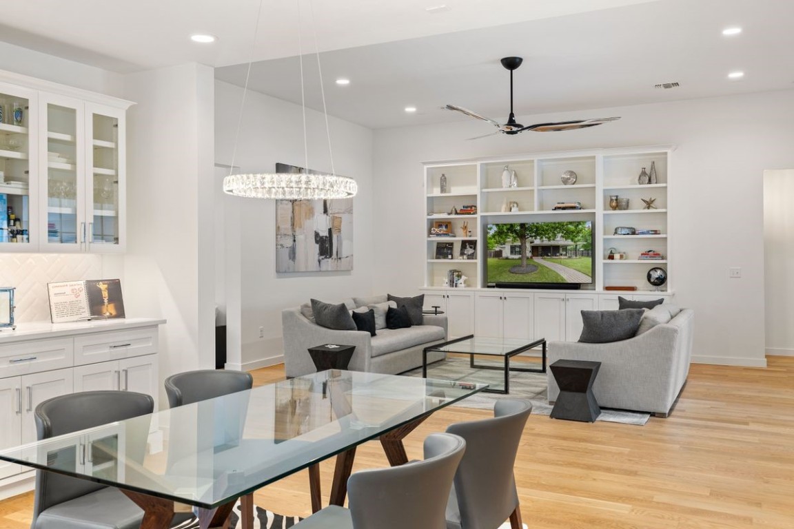 2800 W Fresco Drive , Austin, TX, 78731 | 3310426 | Realty Texas LLC