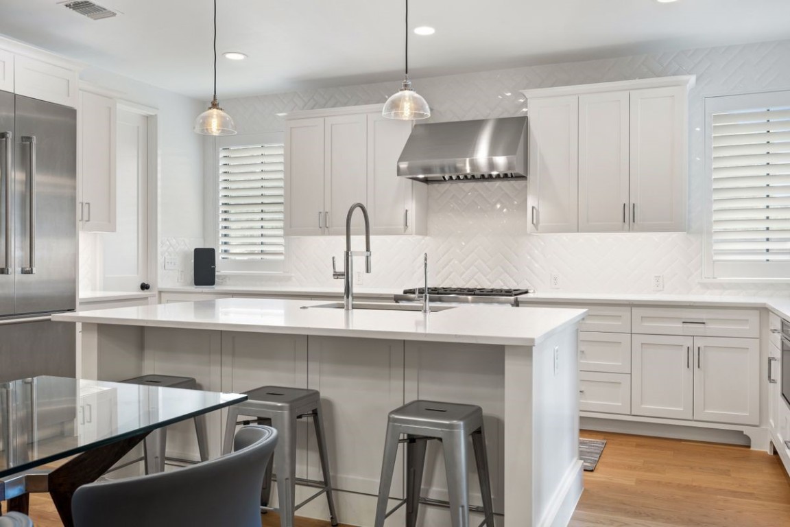 2800 W Fresco Drive , Austin, TX, 78731 | 3310426 | Realty Texas LLC