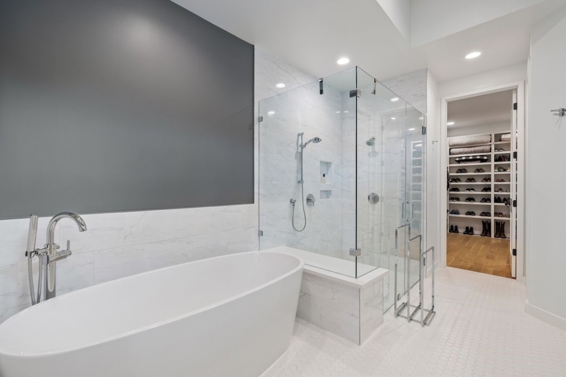 2800 W Fresco Drive , Austin, TX, 78731 | 3310426 | Realty Texas LLC