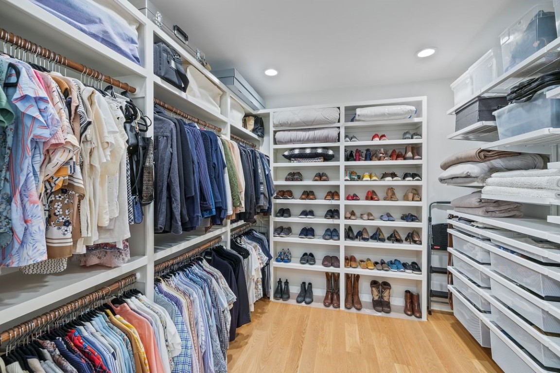 2800 W Fresco Drive , Austin, TX, 78731 | 3310426 | Realty Texas LLC