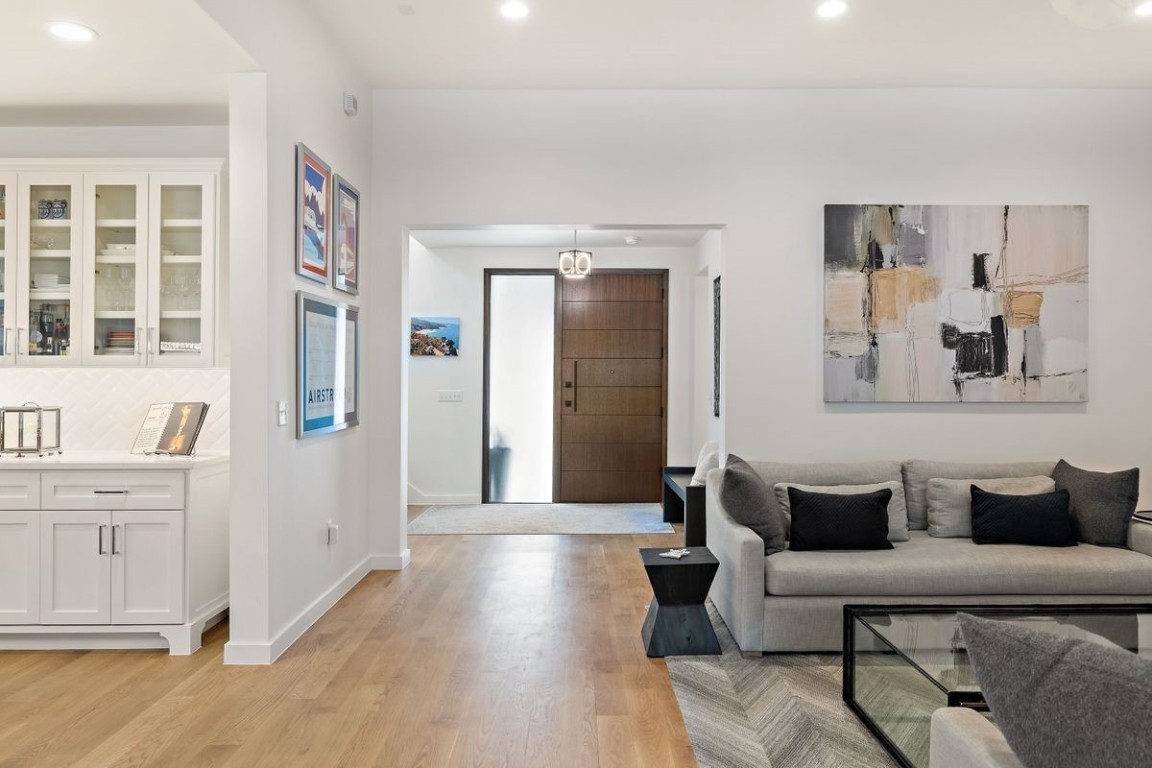 2800 W Fresco Drive , Austin, TX, 78731 | 3310426 | Realty Texas LLC