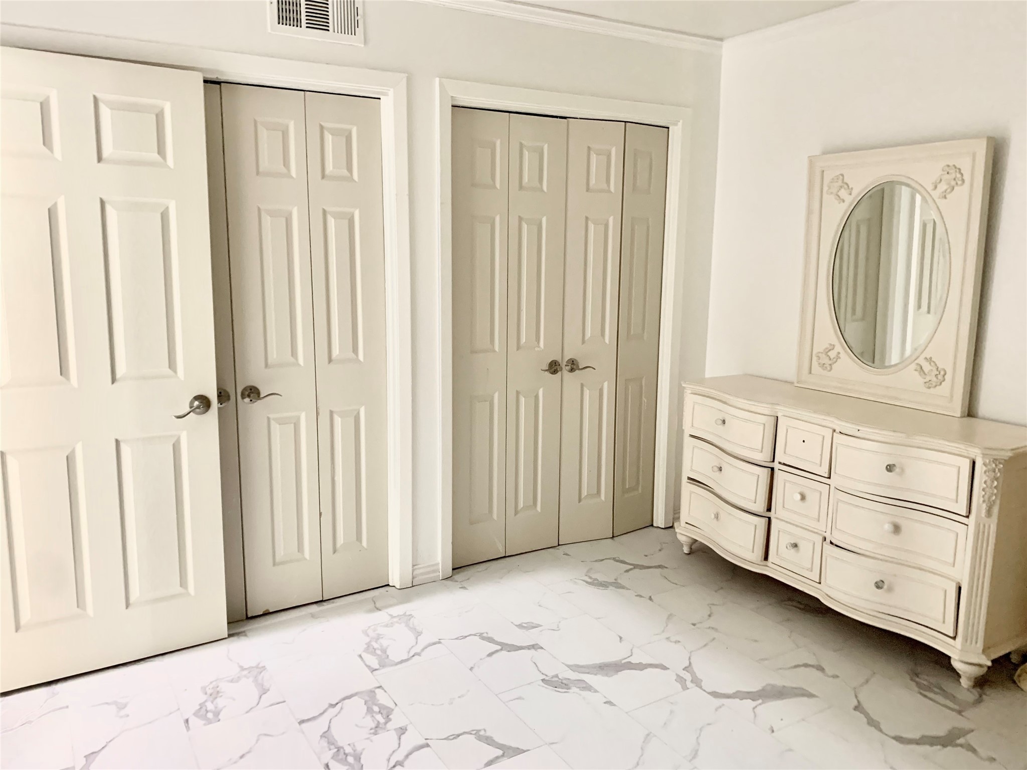 909 Silber Rd Road 57J , Houston, TX, 77024 | 49045635 | Realty Texas LLC