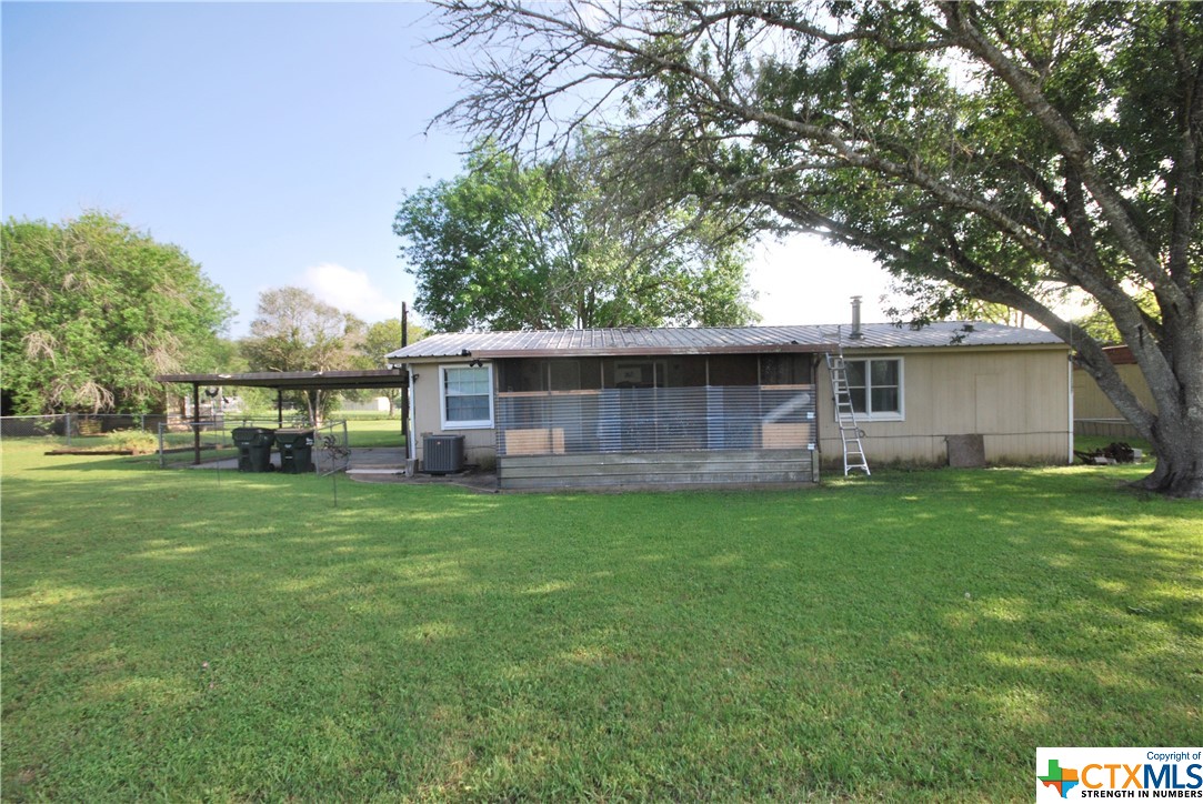 105 Park Lane , Moulton, TX, 77975 | 540880 | Realty Texas LLC