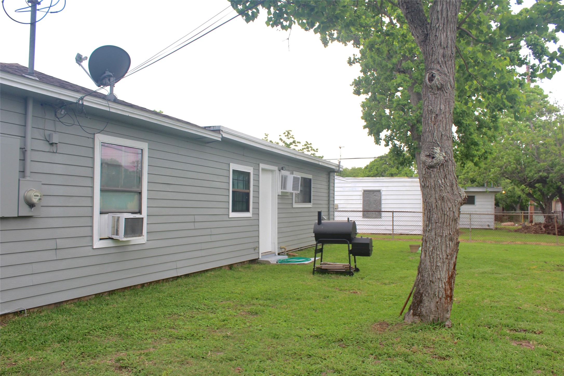 822 W 10th Street , Freeport, TX, 77541 | 71698080 | Realty Texas LLC