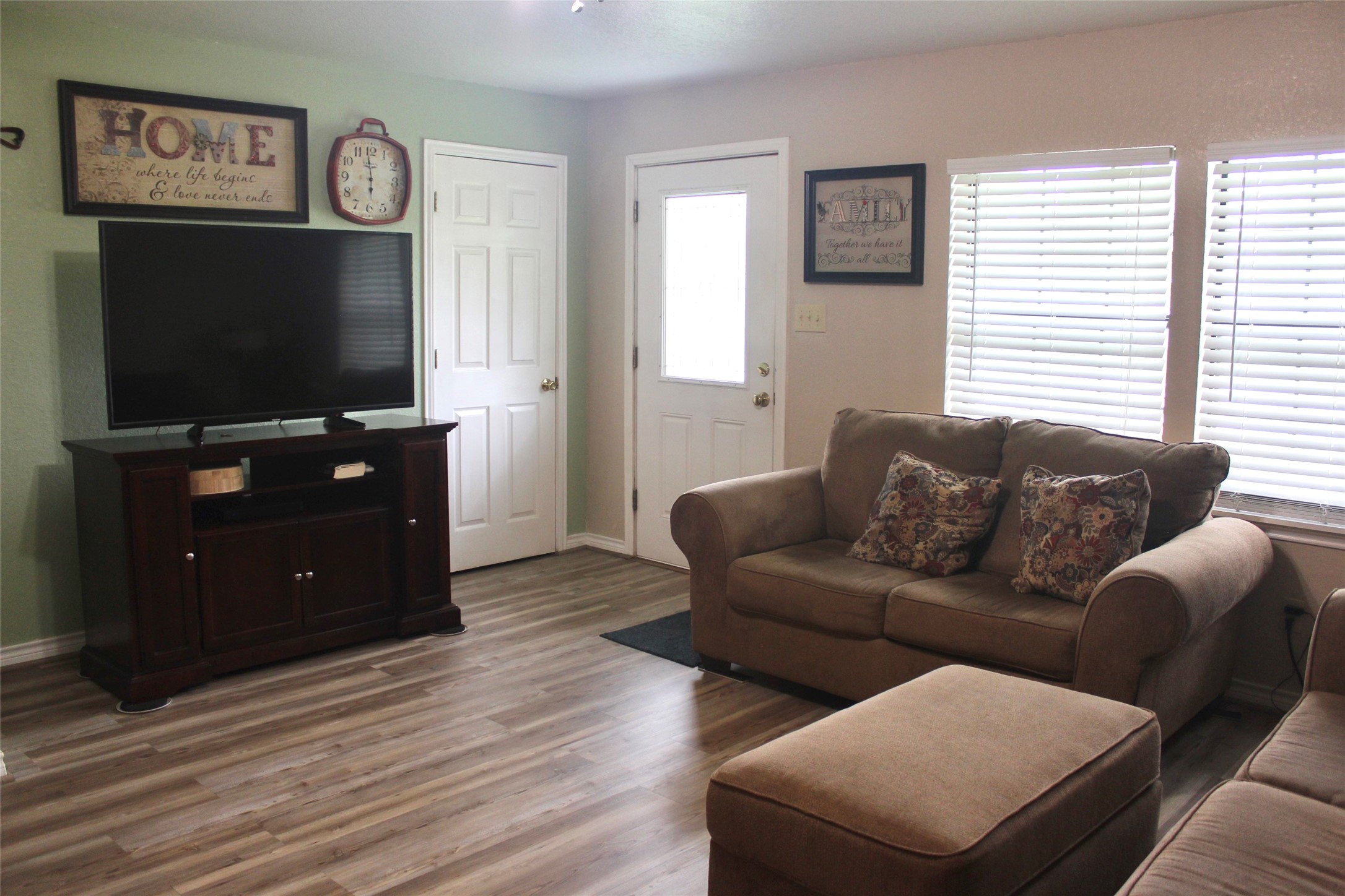 822 W 10th Street , Freeport, TX, 77541 | 71698080 | Realty Texas LLC