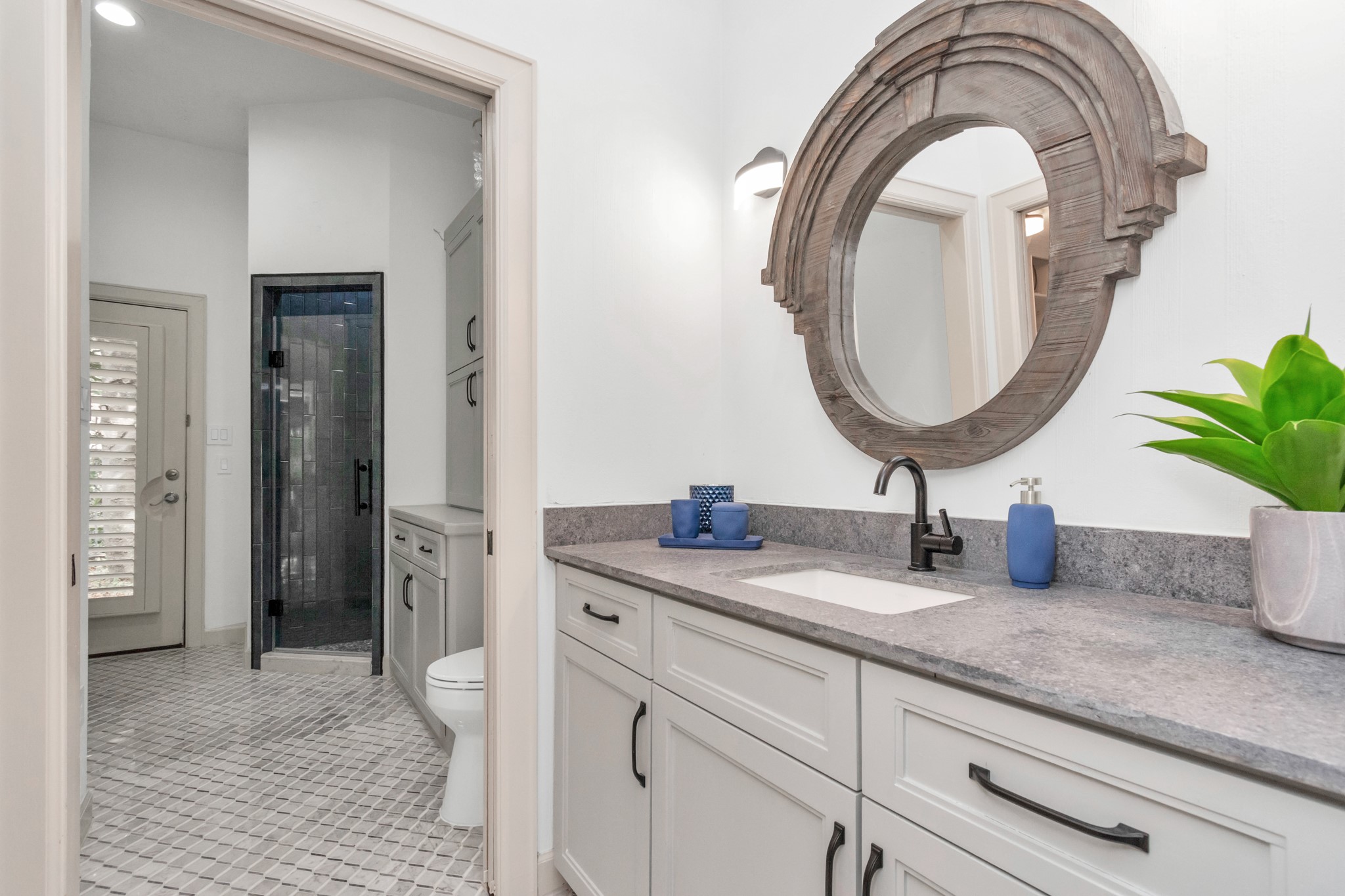 216 Sarasota Circle S , Montgomery, TX, 77356 | 98925640 | Realty Texas LLC