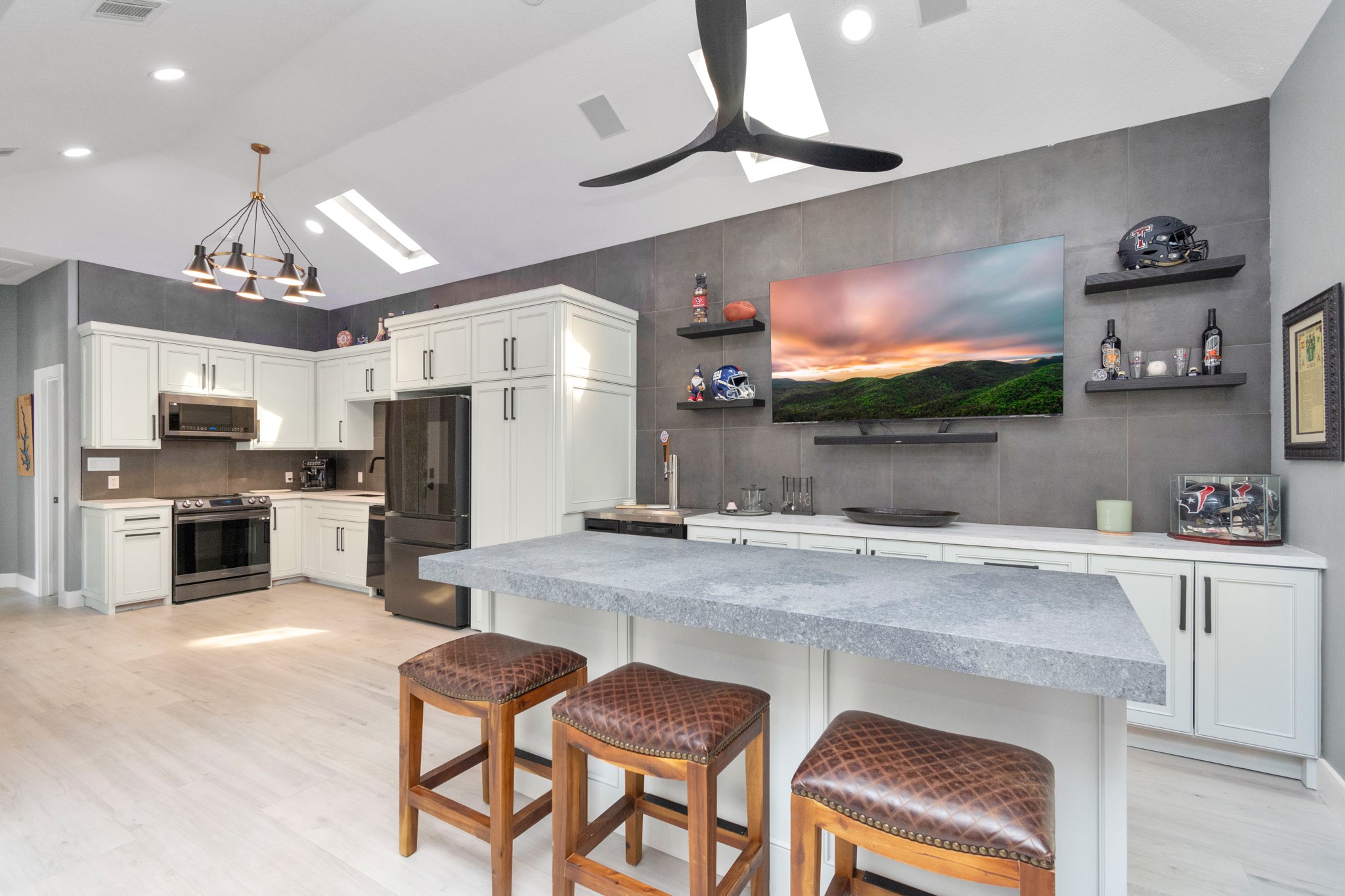 216 Sarasota Circle S , Montgomery, TX, 77356 | 98925640 | Realty Texas LLC