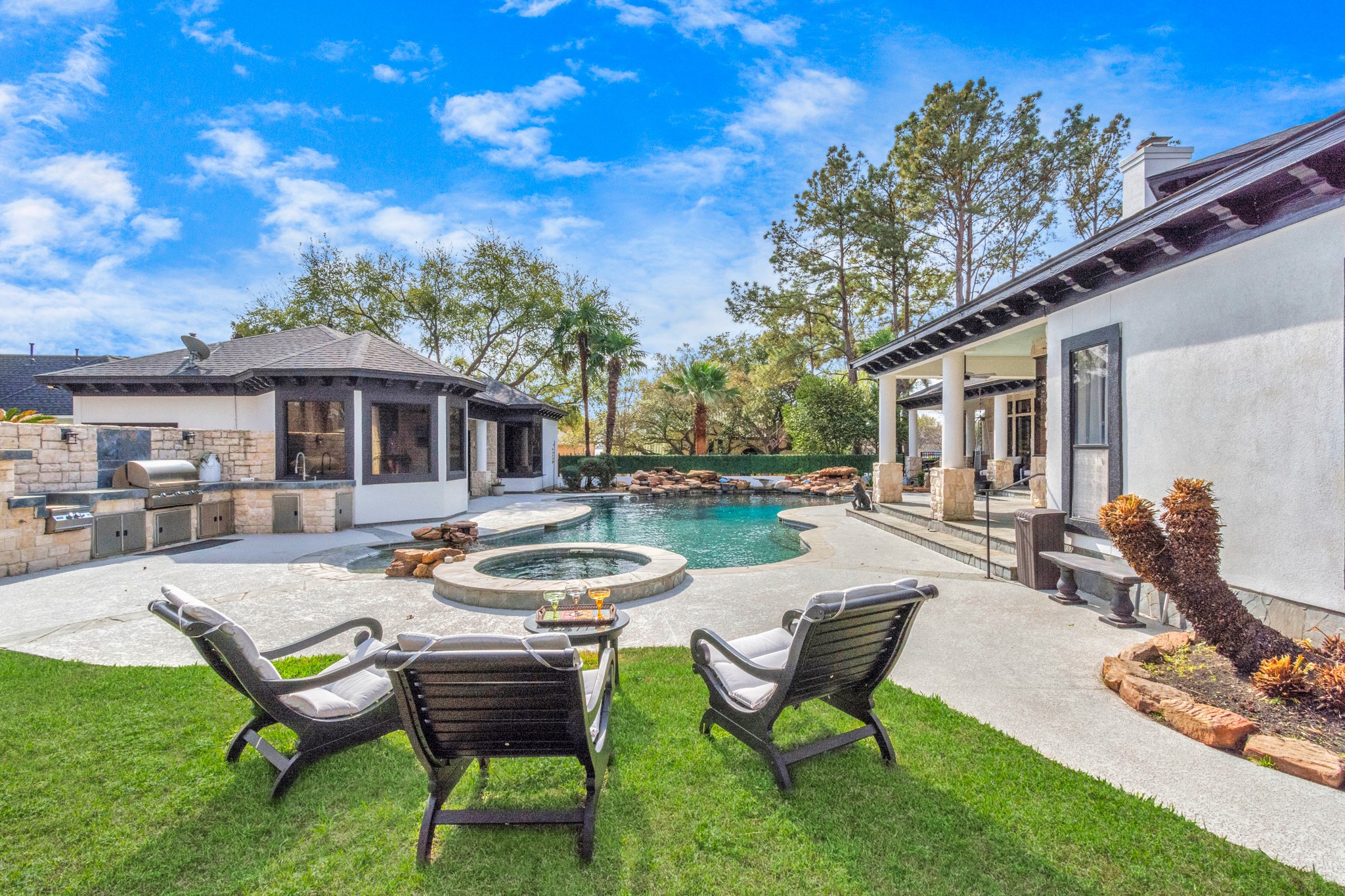 216 Sarasota Circle S , Montgomery, TX, 77356 | 98925640 | Realty Texas LLC