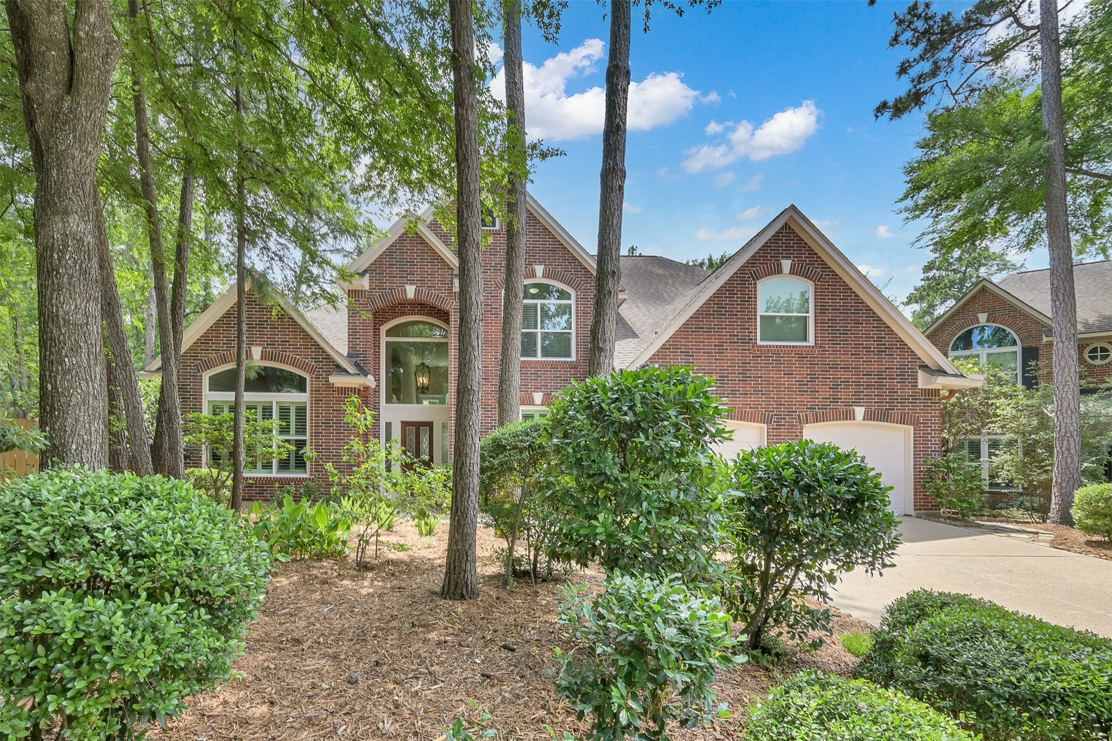 15 Churchdale Place , The Woodlands, TX, 77382 | 66709627 | Realty Texas LLC